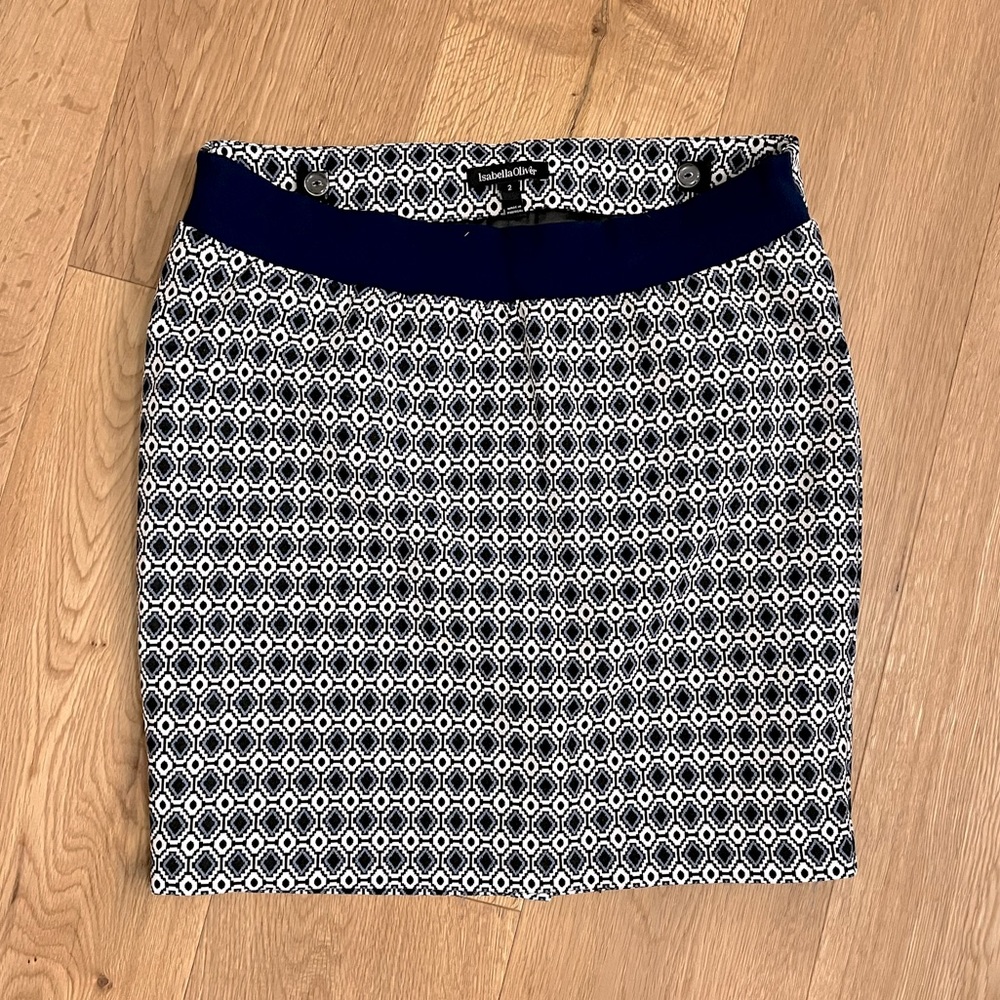 HOST PICK: Isabella Oliver maternity skirt size 2